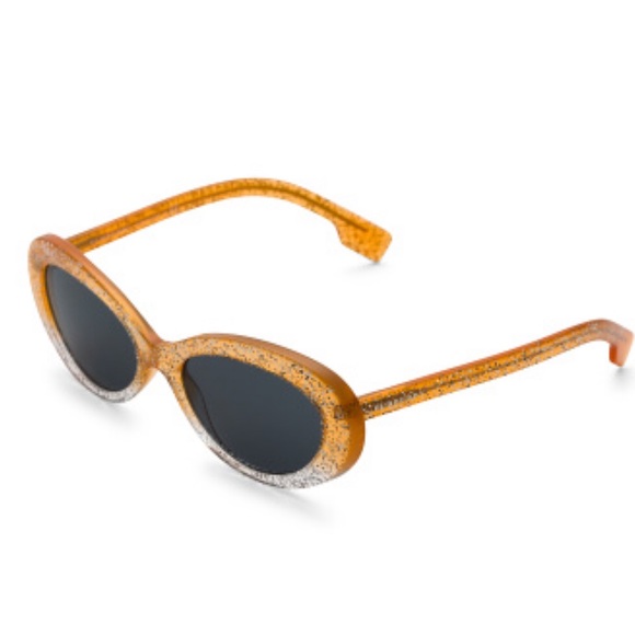 Host Pick🎉🔥BURBERRY sunglasses, case, cloth - Picture 4 of 11